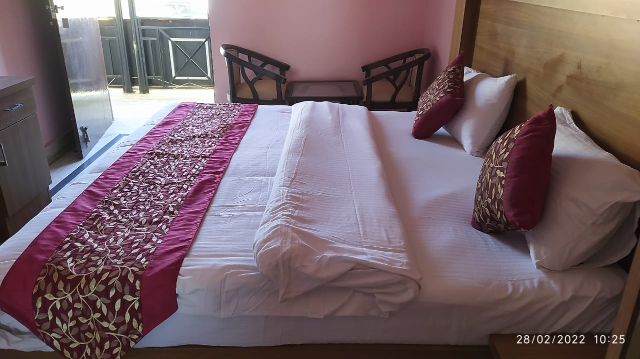 Basera Homestay | Luxe Rooms & Kitchen - Tap to explore photos