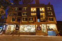 Hotel Silver Oak 7 Minutes Walk to Mahalaxmi Temple