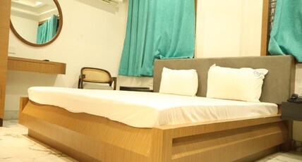 Hotel Grand Zuri (5 minutes from Airport) Room Type - Executive queen