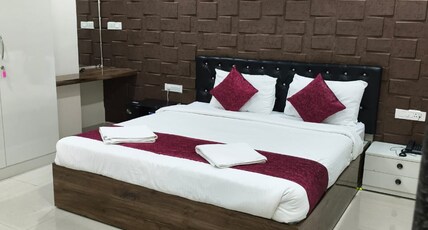 HOTEL VAISHNAVI GRAND LODGE Room Type - SUIT ROOM
