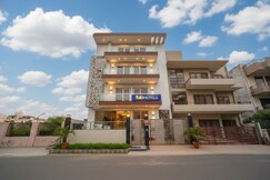 FabHotel Emoji Stays