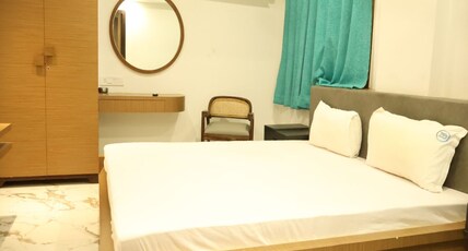 Hotel Grand Zuri (5 minutes from Airport) Room Type - Executive queen premium