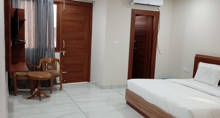 Hotel Viraj Room Type - DELUXE ROOM