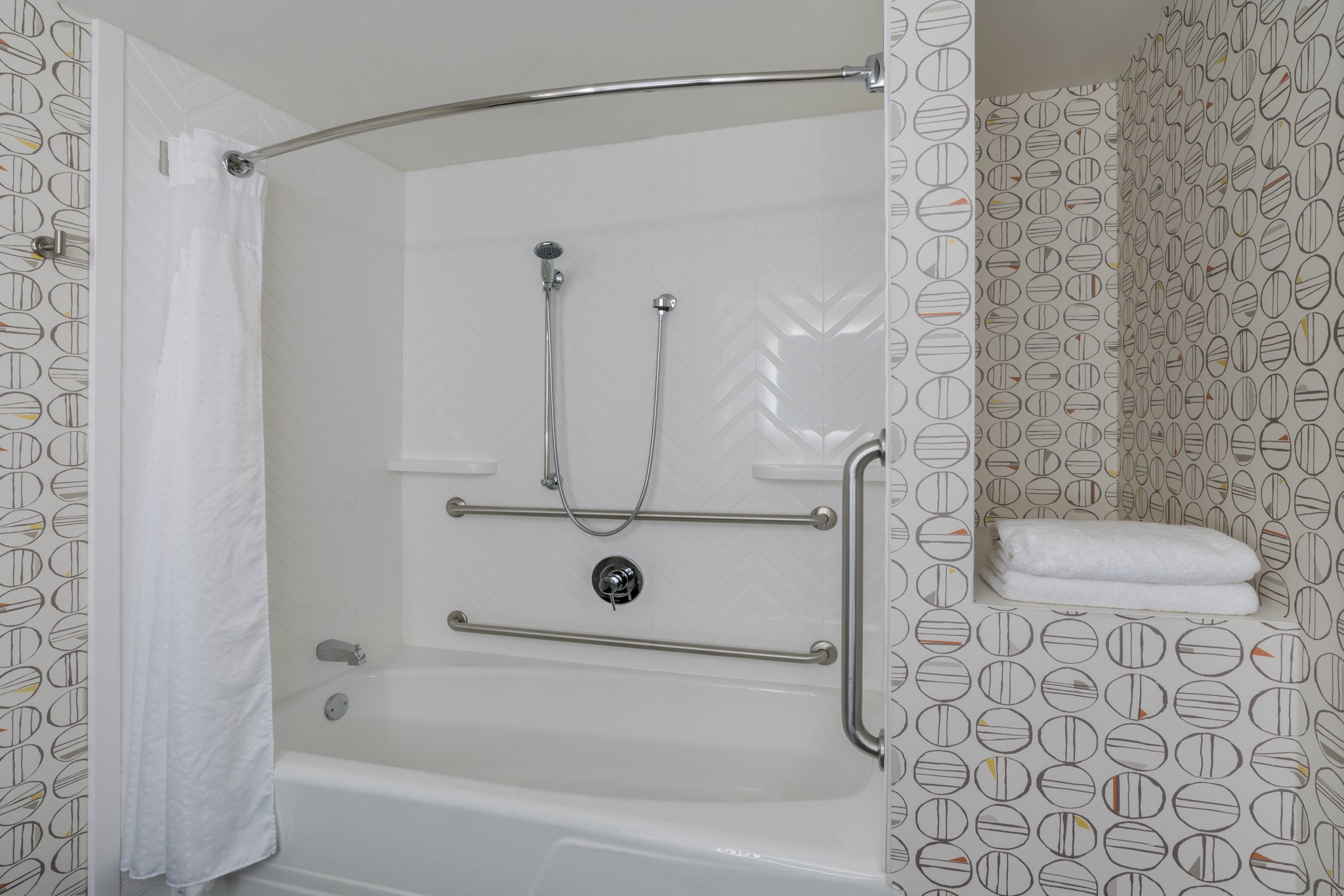 Holiday Inn & Suites Pittsfield-Berkshires - Tap to explore photos