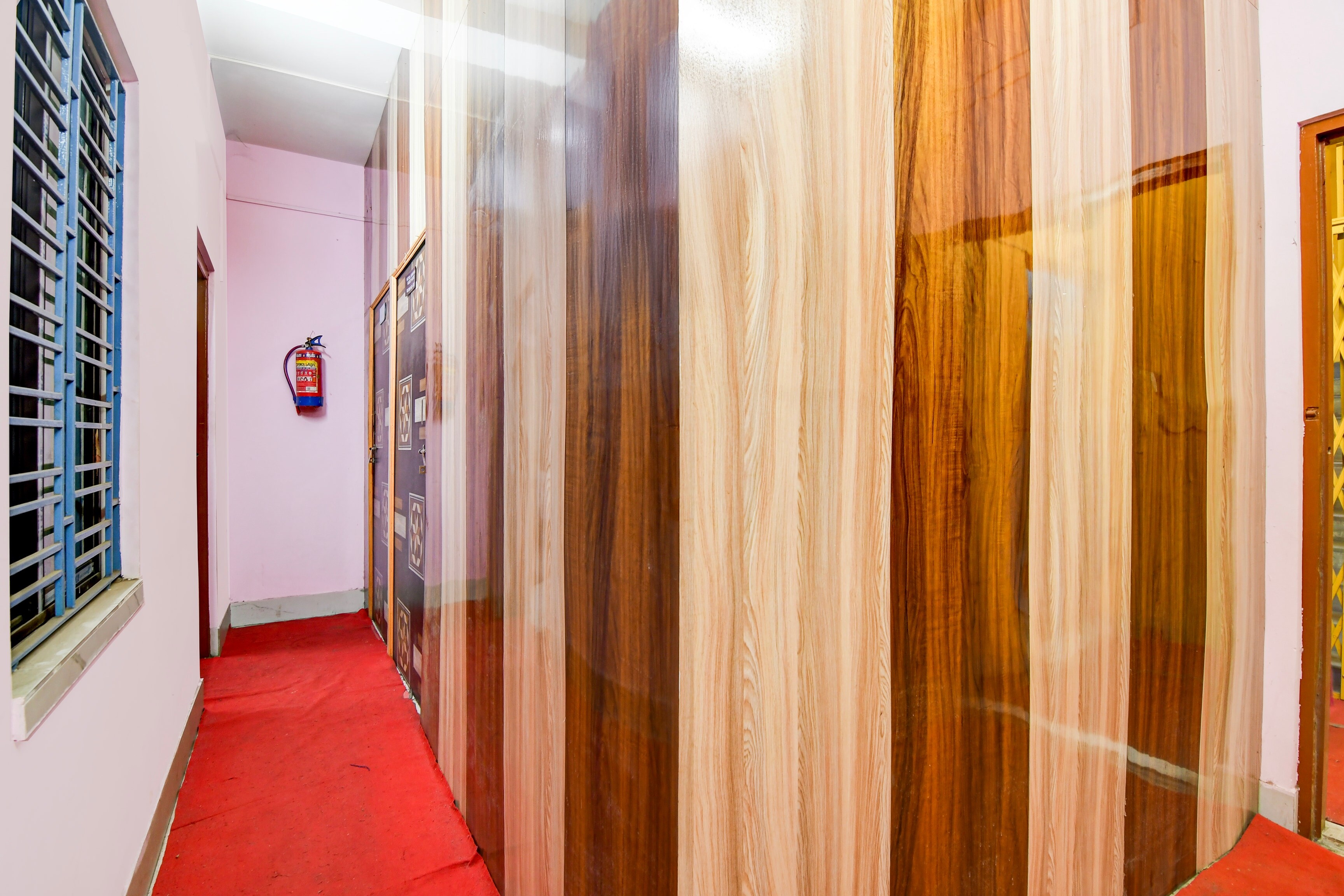 Hotel O APPAYAN - Tap to explore photos