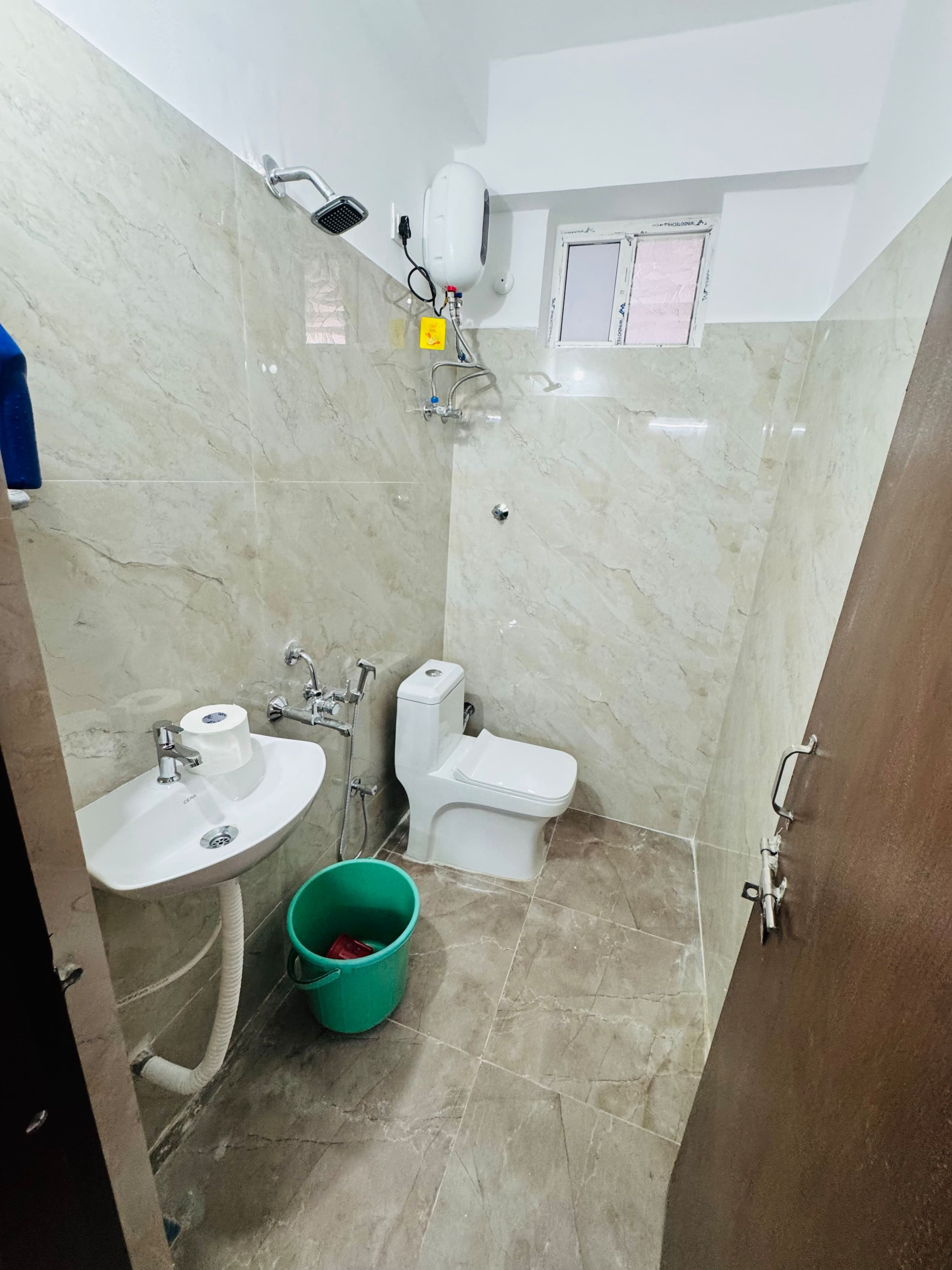 Aura stay near AIG WIPRO US consulate - Tap to explore photos