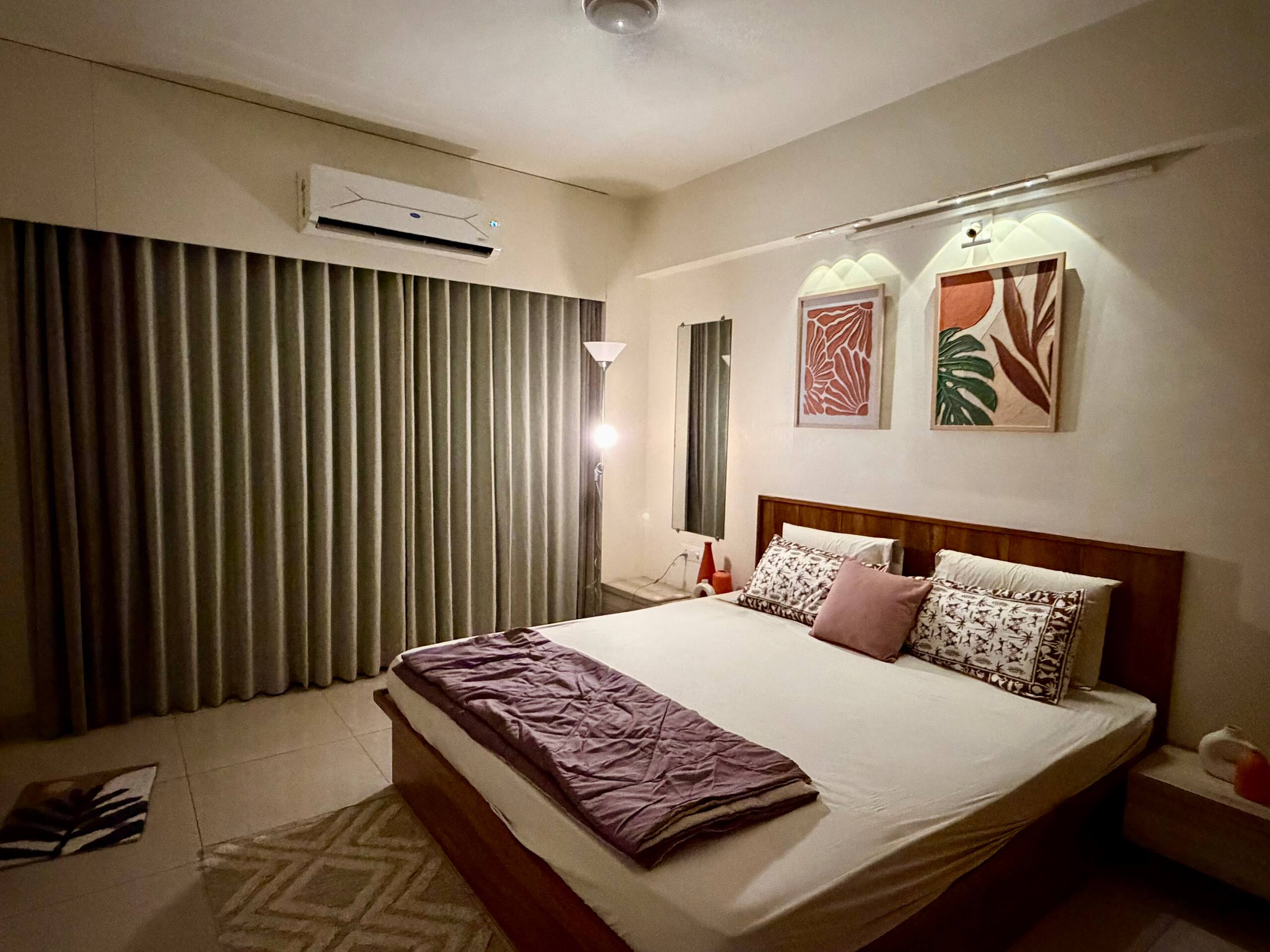 Pitav Cozy Private Room in Naranpura - Tap to explore photos