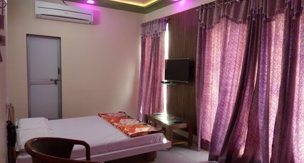 Hotel Sai Palace Room Type - Deluxe