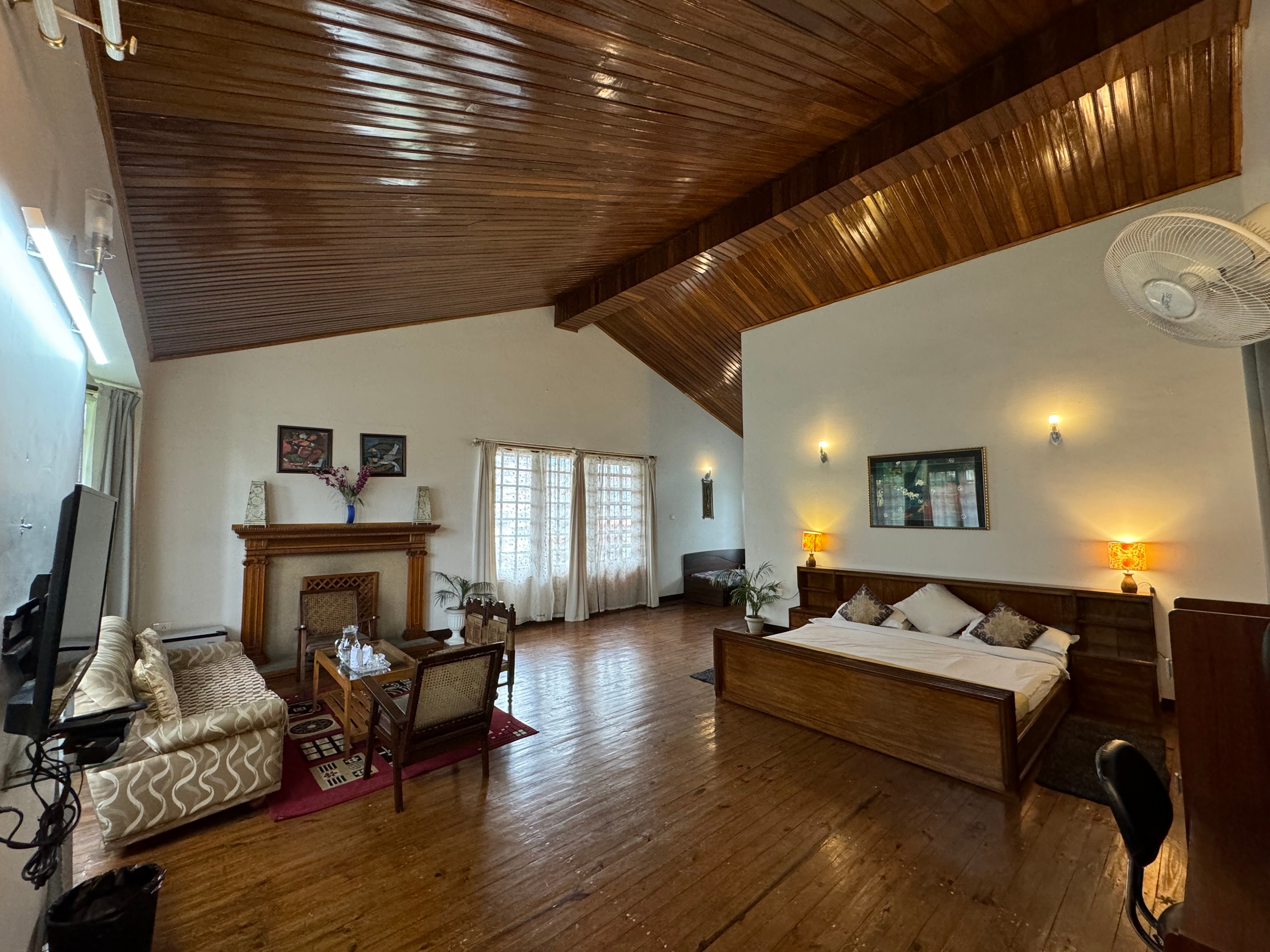 Bellevue Homestay - Tap to explore photos