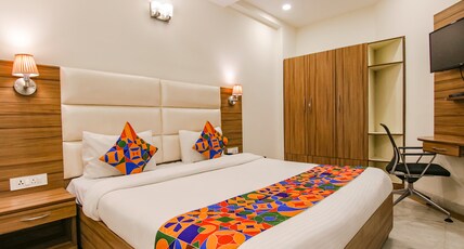 Hotel Leaf 9 INN Room Type - Deluxe Room