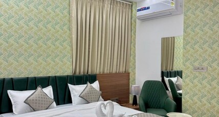 HOTEL MERIDIAN Room Type - Executive Room with Breakfast