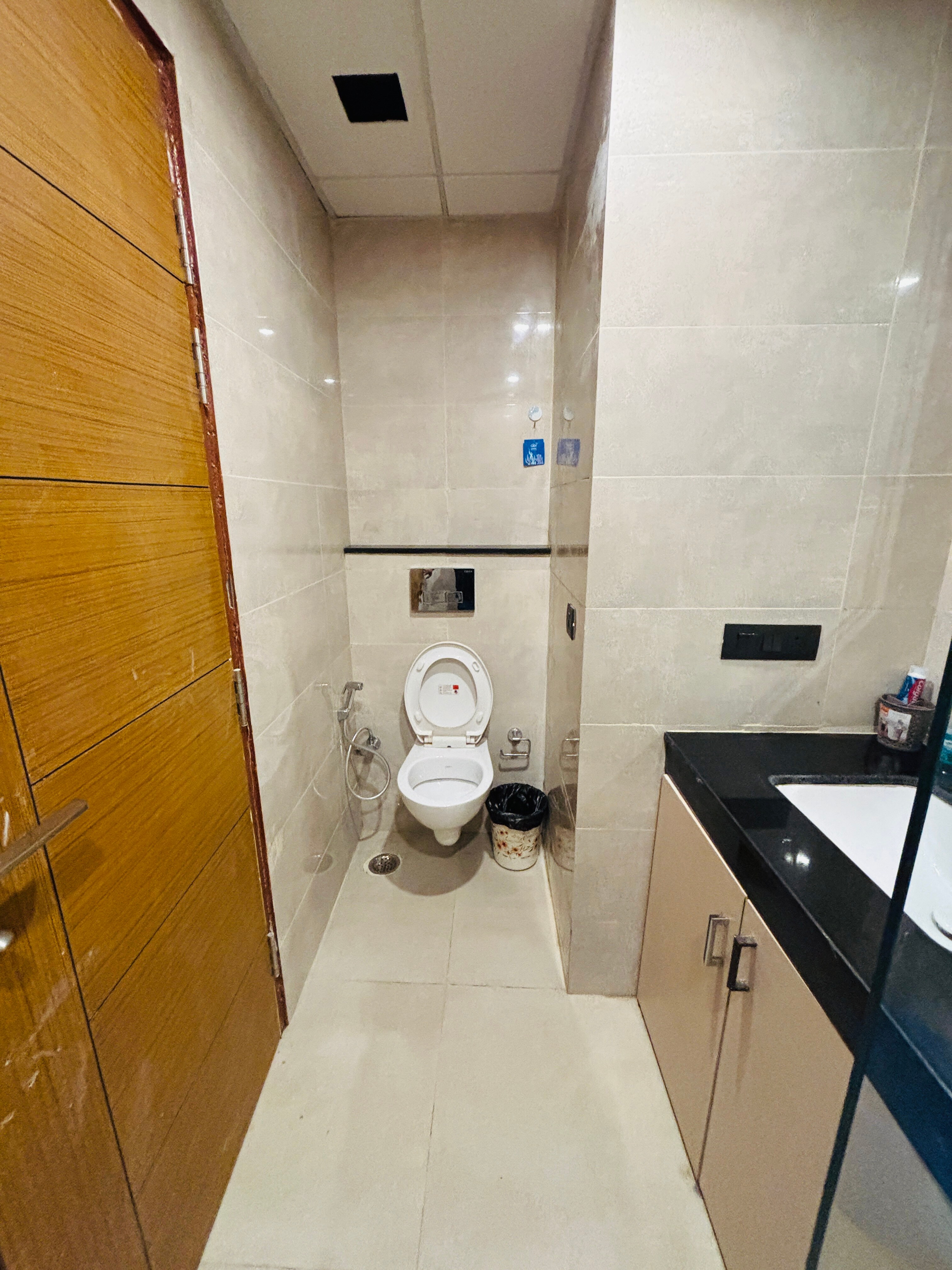 Dreamers Den - Tap to explore photos