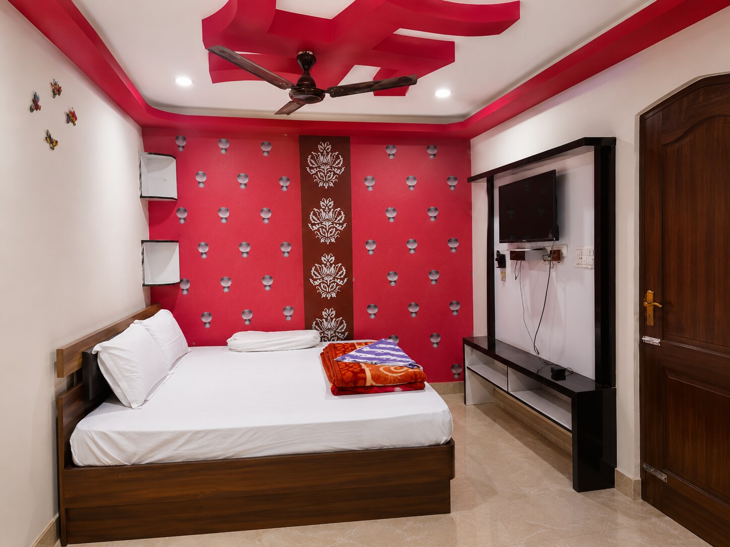 Dooars View Hotel Jaigaon - Tap to explore photos