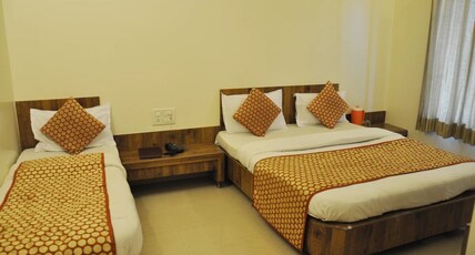 Hotel Shri Sai Murali - Sai Ganesh Group Room Type - Triple Bed Non AC Rooms