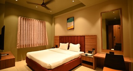 Hotel Minaxi Palace Room Type - Super Deluxe Room