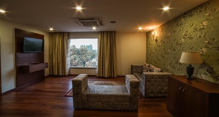 Hotel Le Amritam Room Type - Suite Room with Seprate Living Area