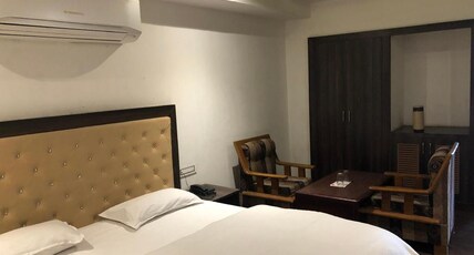 Hotel Rani Palace Room Type - Deluxe