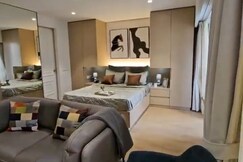 Neon - Royal Nest Aerotel @ 1 km from Airport