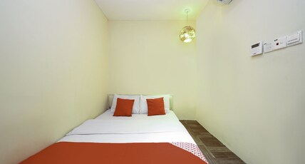 OYO 479 The Green Hotel Room Type - Standard Double OYO 479 The Green Hotel Room Type - Standard Double