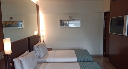 St Laurn- Koregaon Park Room Type - Executive Twin Bed with Bathtub