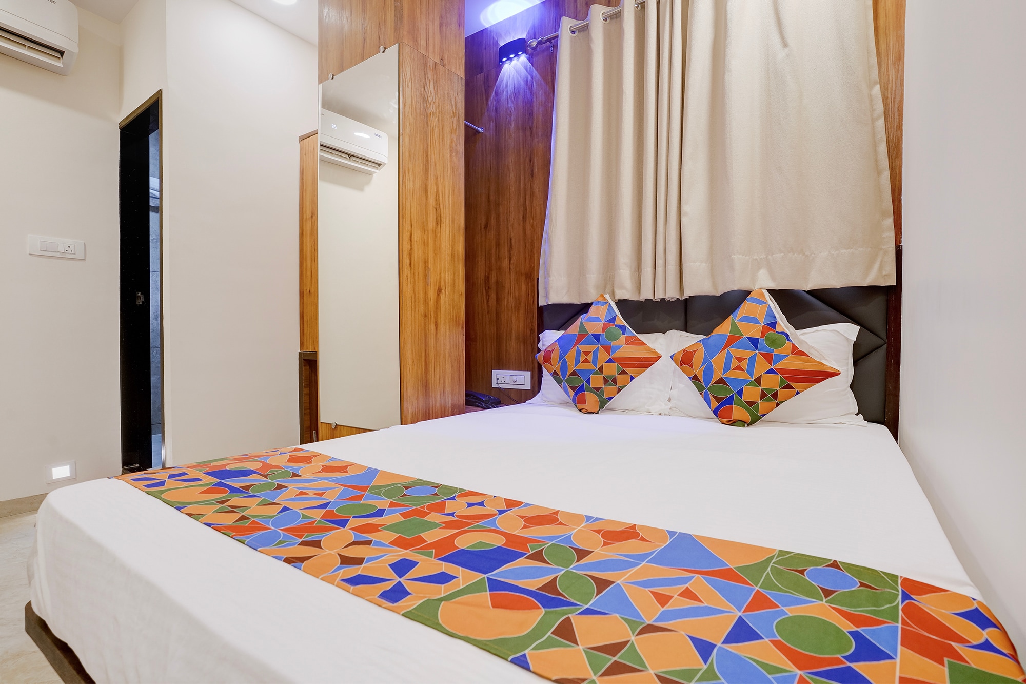FabHotel Shaurya Inn MIDC - Tap to explore photos