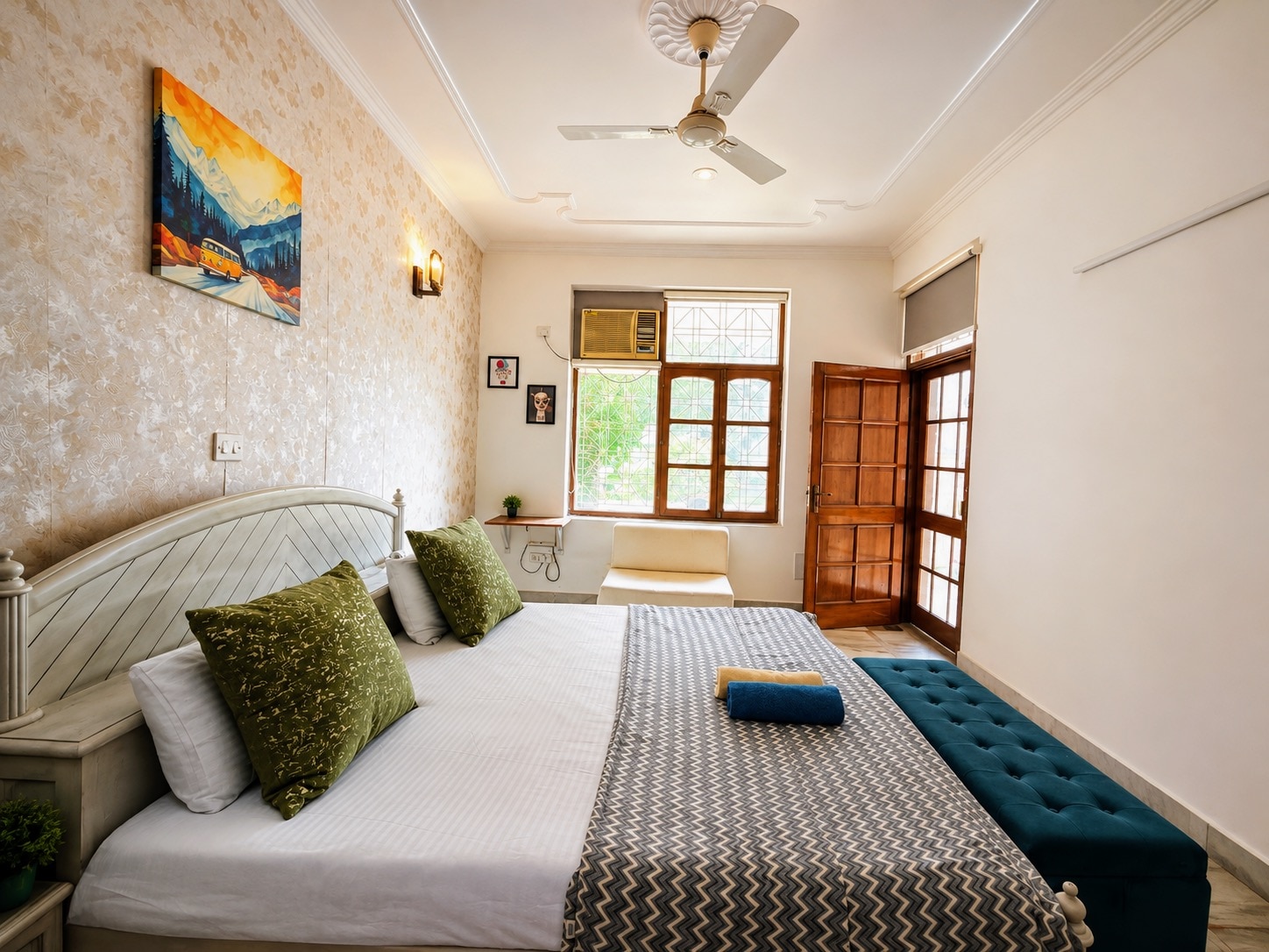Evaras Ganges Grace Luxury Homestay - Tap to explore photos