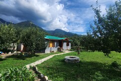Naggar Studio- 3BHK Homestay by Homeyhuts