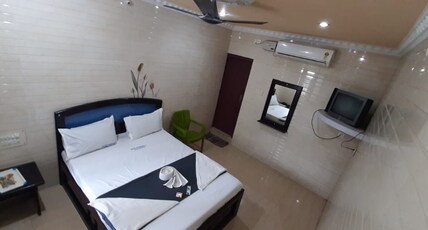 Prakash Hotel Room Type - Double Bedroom Non AC