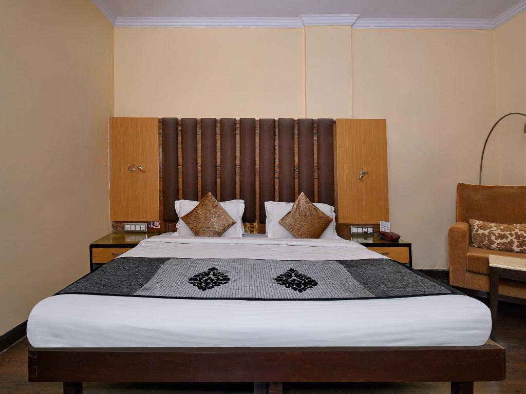 Hotel Siddharth - Tap to explore photos