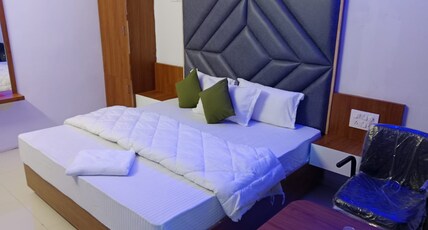 Varadan Guest House Room Type - Non AC Room