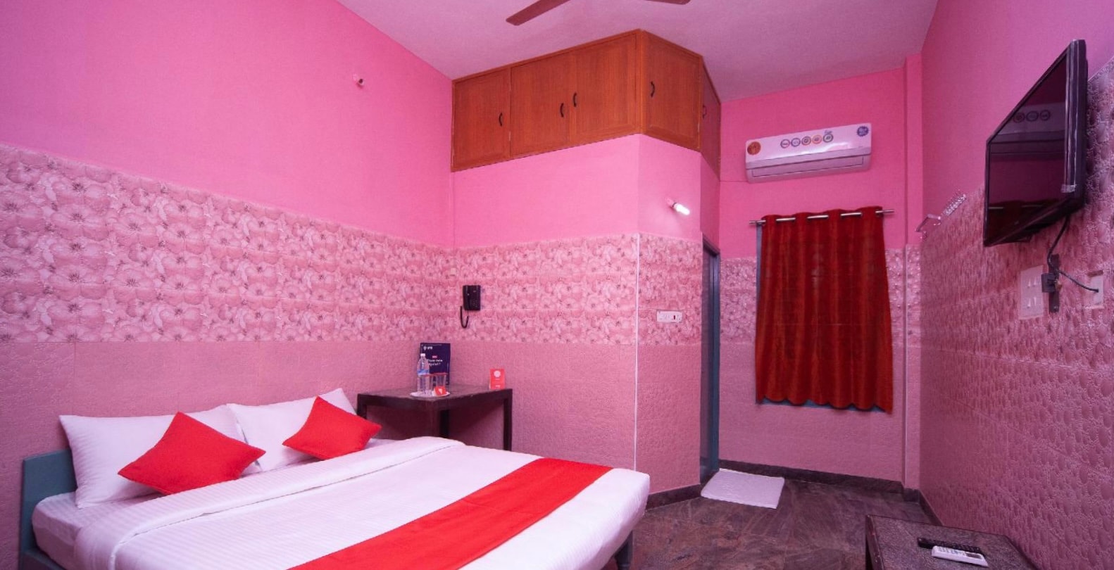 Auro GP Guest House - Tap to explore photos
