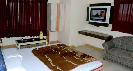 Surya Palace Room Type - Non AC Room