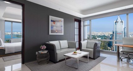 SOFITEL HAIKOU Room Type - PRESTIGE SUITE, Club Millesime Access,1 King Bed, Ocean View