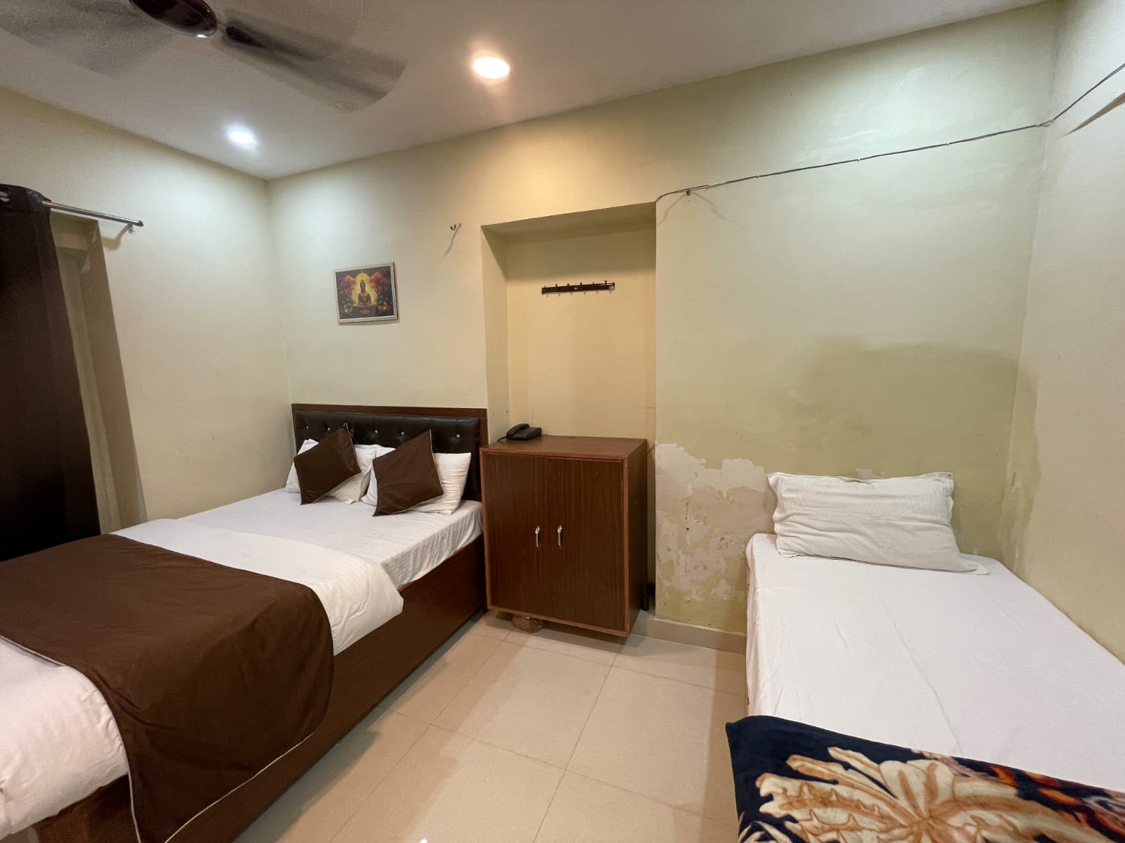 Deep palace homestay - Tap to explore photos