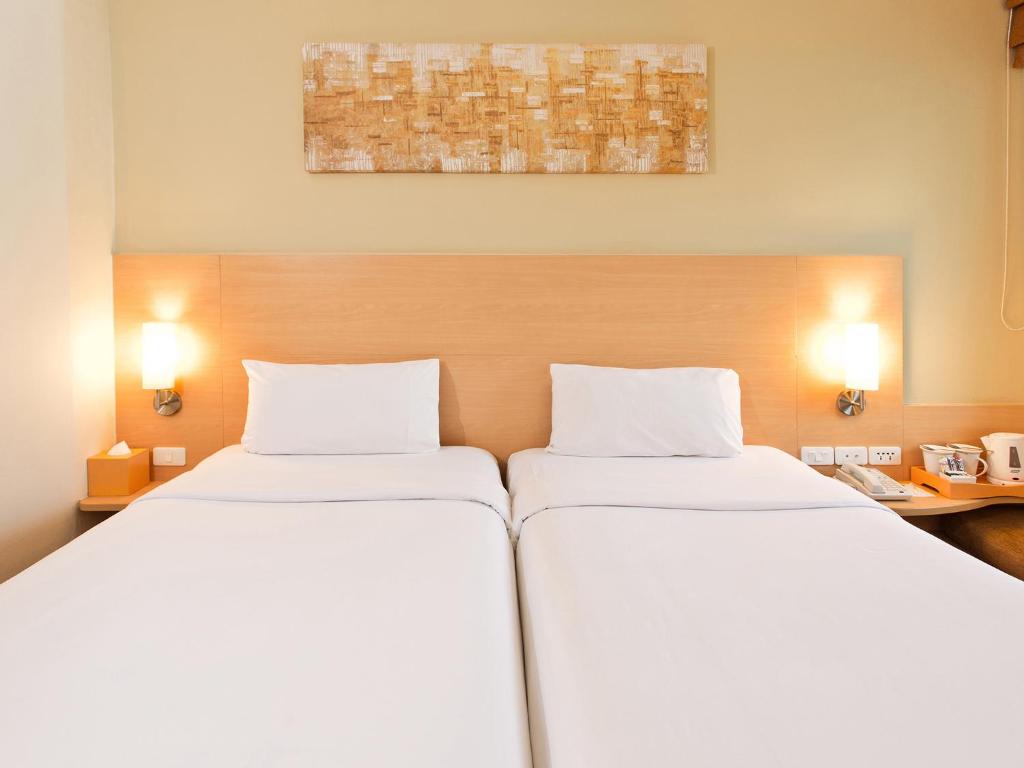 Ibis Phuket Kata Hotel - Tap to explore photos
