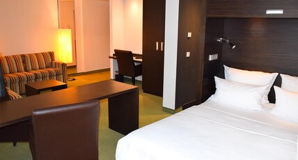 Radisson Blu Park Hotel & Conference Centre, Dresden Radebeul Room Type - Family Stay Apartment: 2 Connected rooms