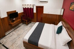 Hotel Rudra I Near Dashashwamedh Ghat