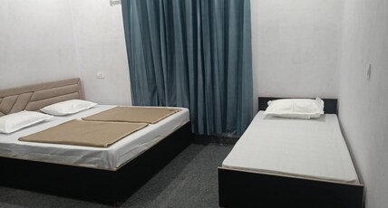 SHRI NARSINGH TOURIST COMPLEX Room Type - AC Room