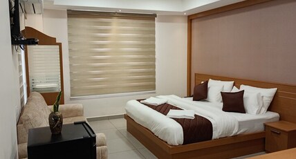 CHOTTANIKKARA AMMA RESIDENCY Room Type - Suite Room