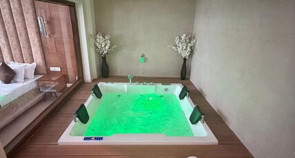HOTEL ATHENS Room Type - JYNX BLISS JACUZZI