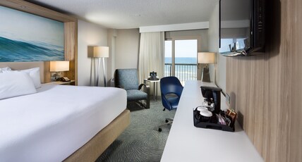 Crowne Plaza Hotel Melbourne - Oceanfront Room Type - 1 King Standard Oceanfront Balcony