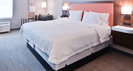 Hampton Inn by Hilton Fremont Room Type - KING STANDARD-NON SMOKING