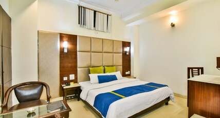 Hotel Shiraz Castle Room Type - Deluxe Room