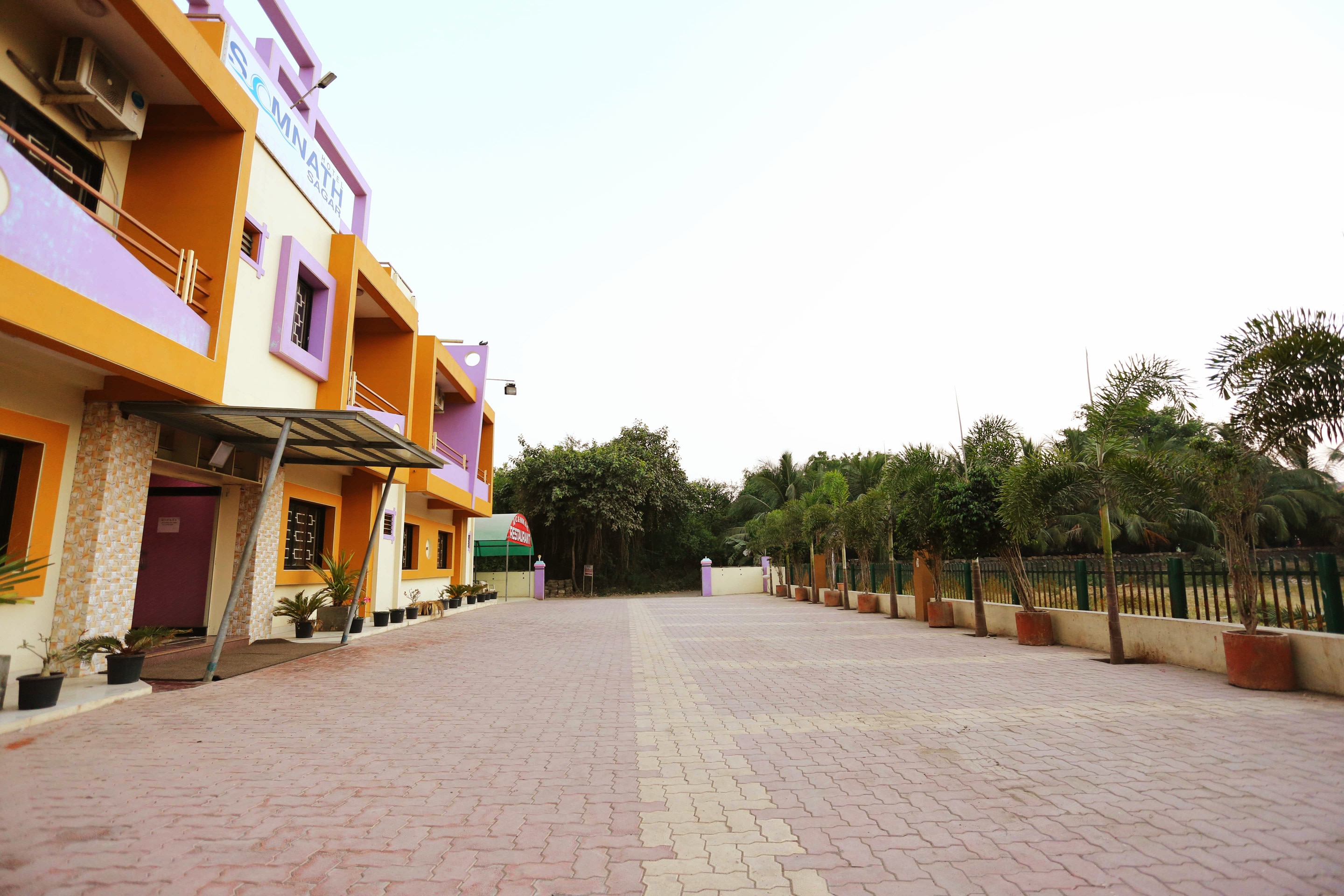 Hotel Somnath Sagar - Tap to explore photos