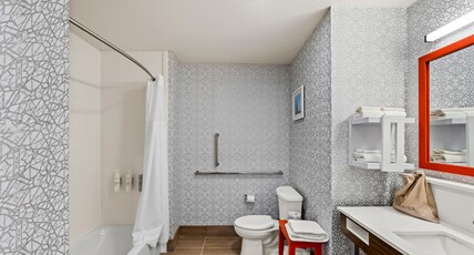 Hampton Inn & Suites Corpus Christi I-37 - Navigation Blvd Room Type - 2 QNS ACCESSIBLE W TUB NS