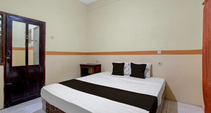 Hotel O Lowanu Stay Syariah Room Type - Indonesia Standard Double