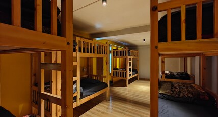 Whoopers Hostel - Tosh Room Type - Bed in 10-Bed Mixed Dormitory Room