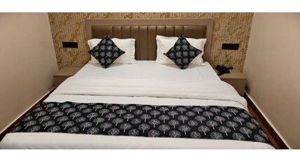 Hotel Pinaka Room Type - Deluxe room
