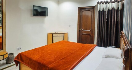 Hotel Gobind Regency Room Type - Deluxe Room