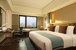 Seda Bonifacio Global City